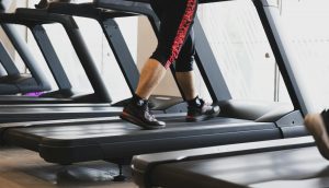 máy chạy bộ tiêu thụ bao nhiêu điện