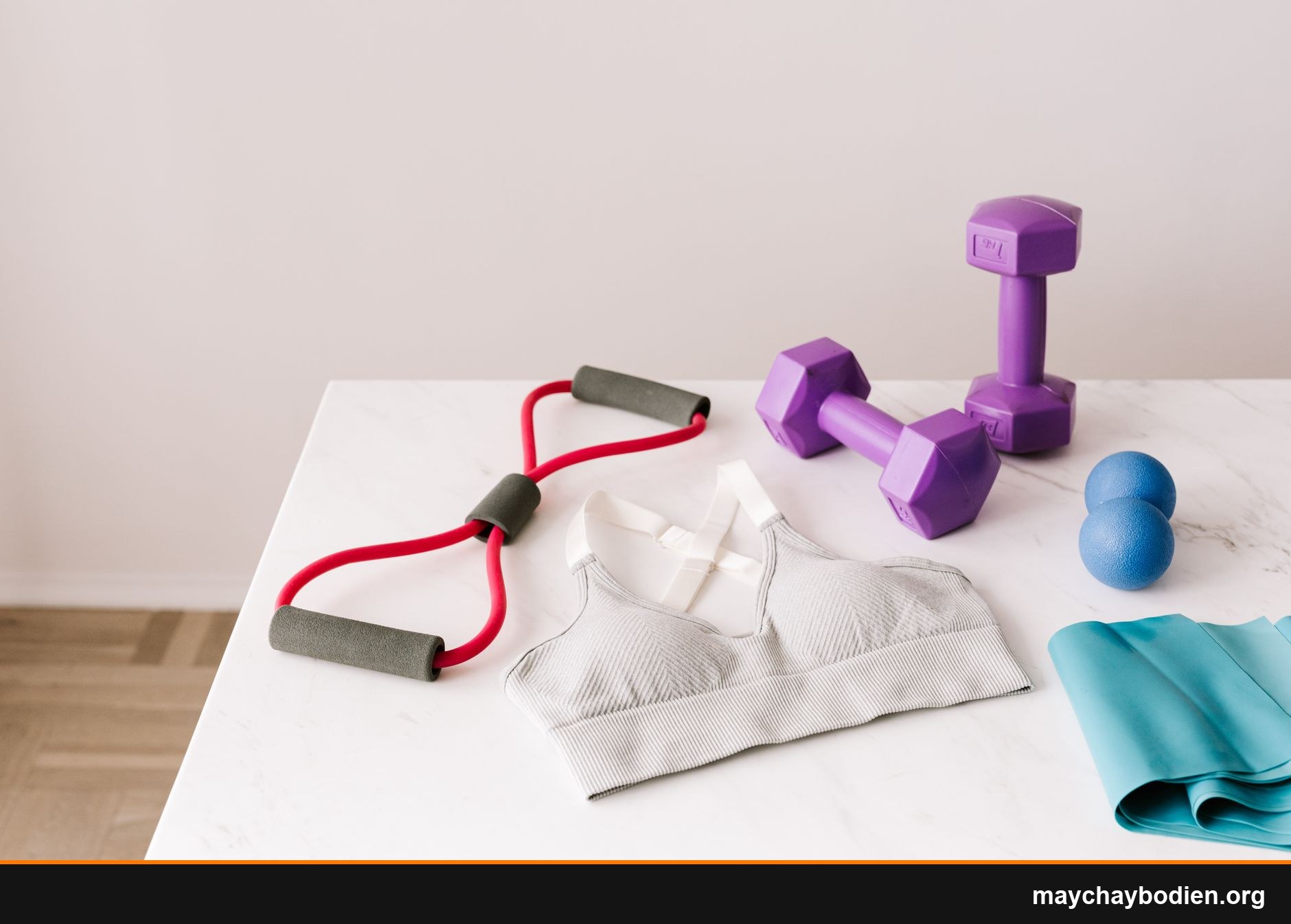 dụng cụ tập yoga cần thiết cho người mới
