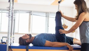 tập phục hồi sau phẫu thuật thay khớp háng
