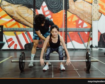 tập squat đúng cách cho người mới