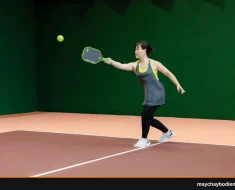 giày chơi pickleball nên mua loại nào
