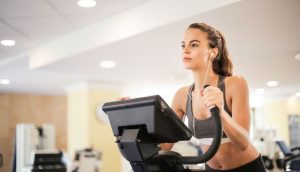 máy chạy bộ và máy elliptical khác nhau như thế nào