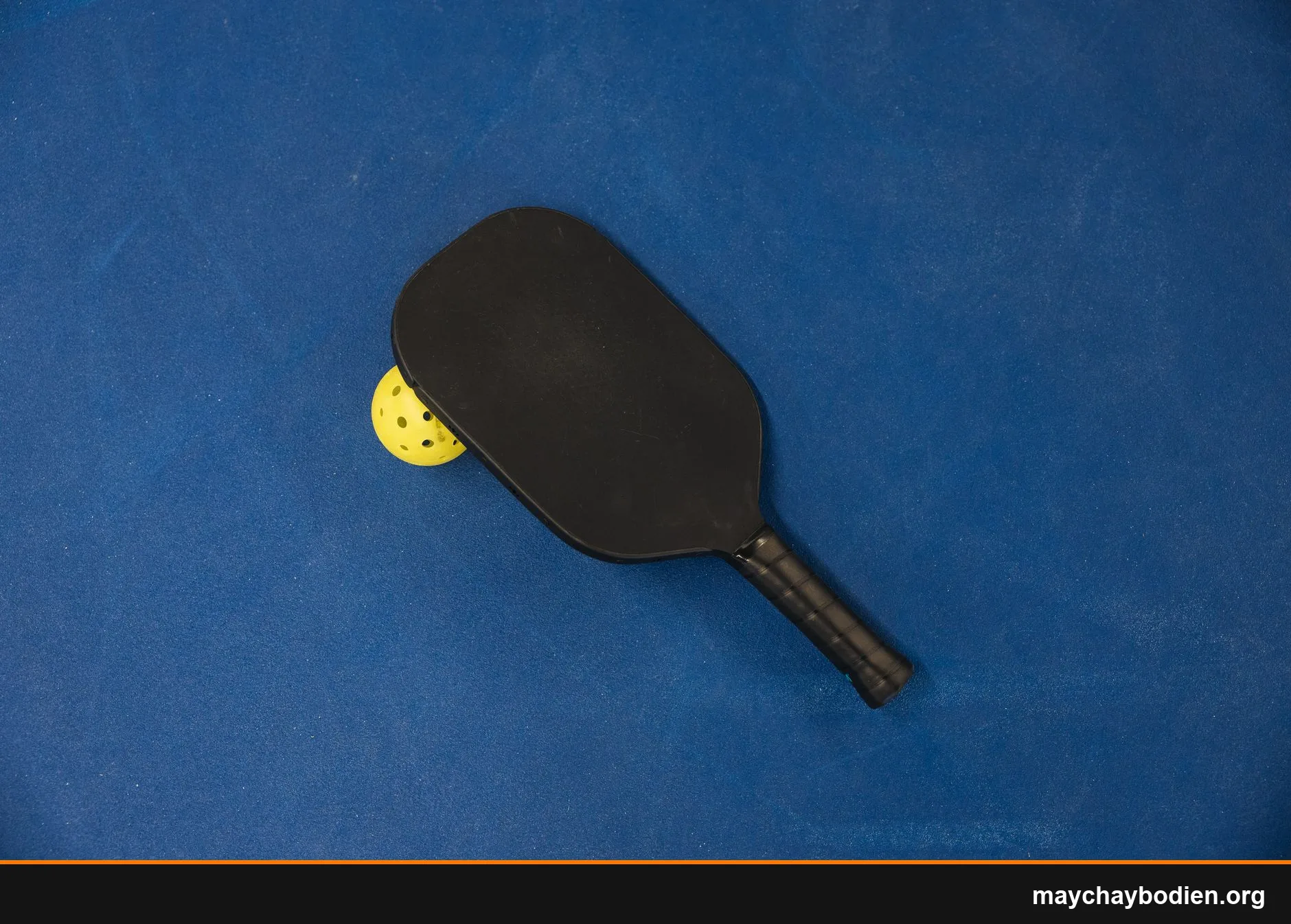 pickleball khác gì tennis cầu lông