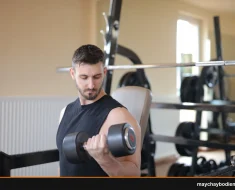dumbbell hay barbell tốt hơn cho người mới tập gym