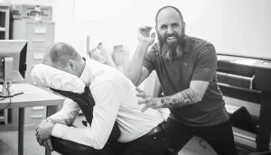 máy massage lưng có tốt không nên mua loại nào