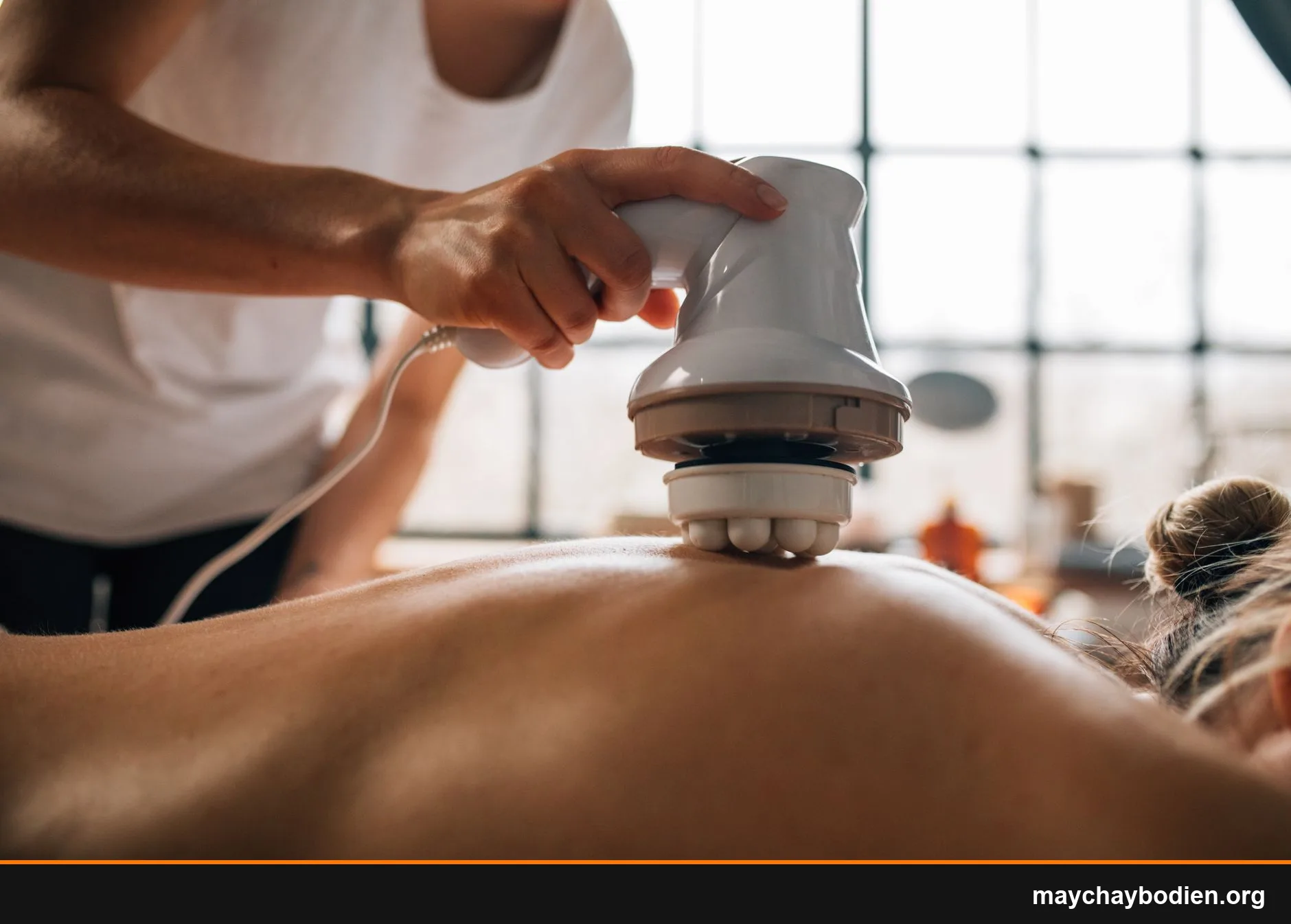 máy massage lưng có tốt không nên mua loại nào
