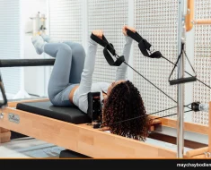 pilates mat là gì khác gì với yoga