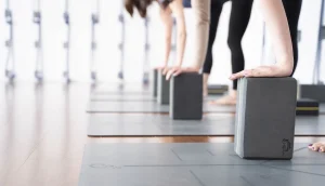 yoga Iyengar là gì và có phù hợp không