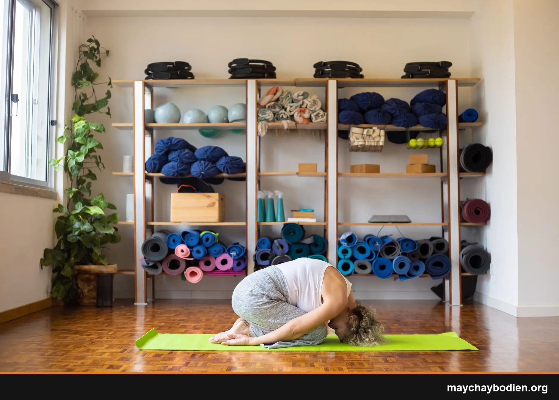 yoga Iyengar là gì và có phù hợp không