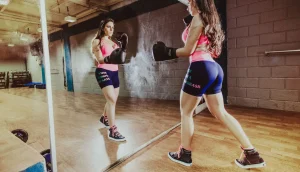 gương phòng gym có cần thiết không loại nào nên mua