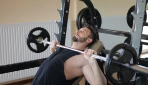 bai tap nguc voi ta don dumbbell tai nha