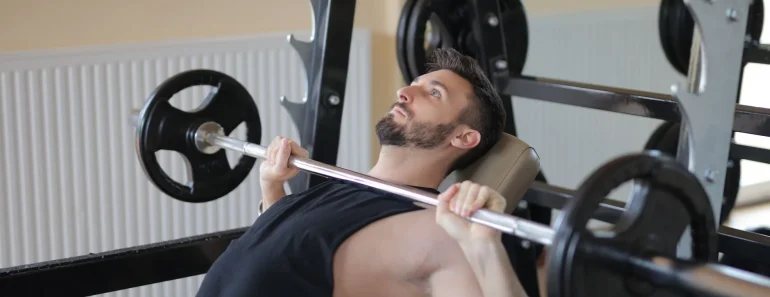bai tap nguc voi ta don dumbbell tai nha